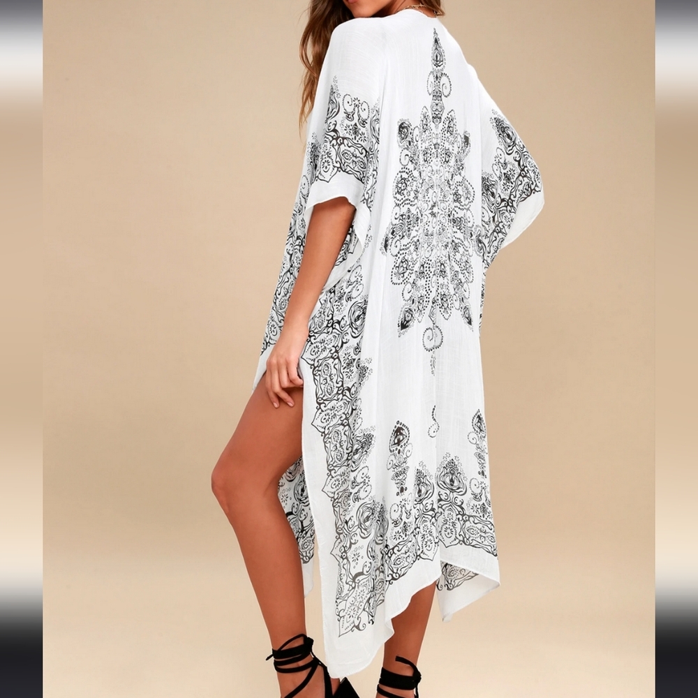 Lulus Exotic Sol Black & Cream Pattern Print Long Kimono